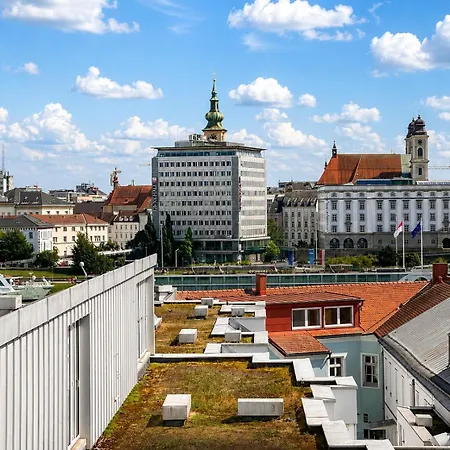 Donau Hauptplatz Retreat 公寓